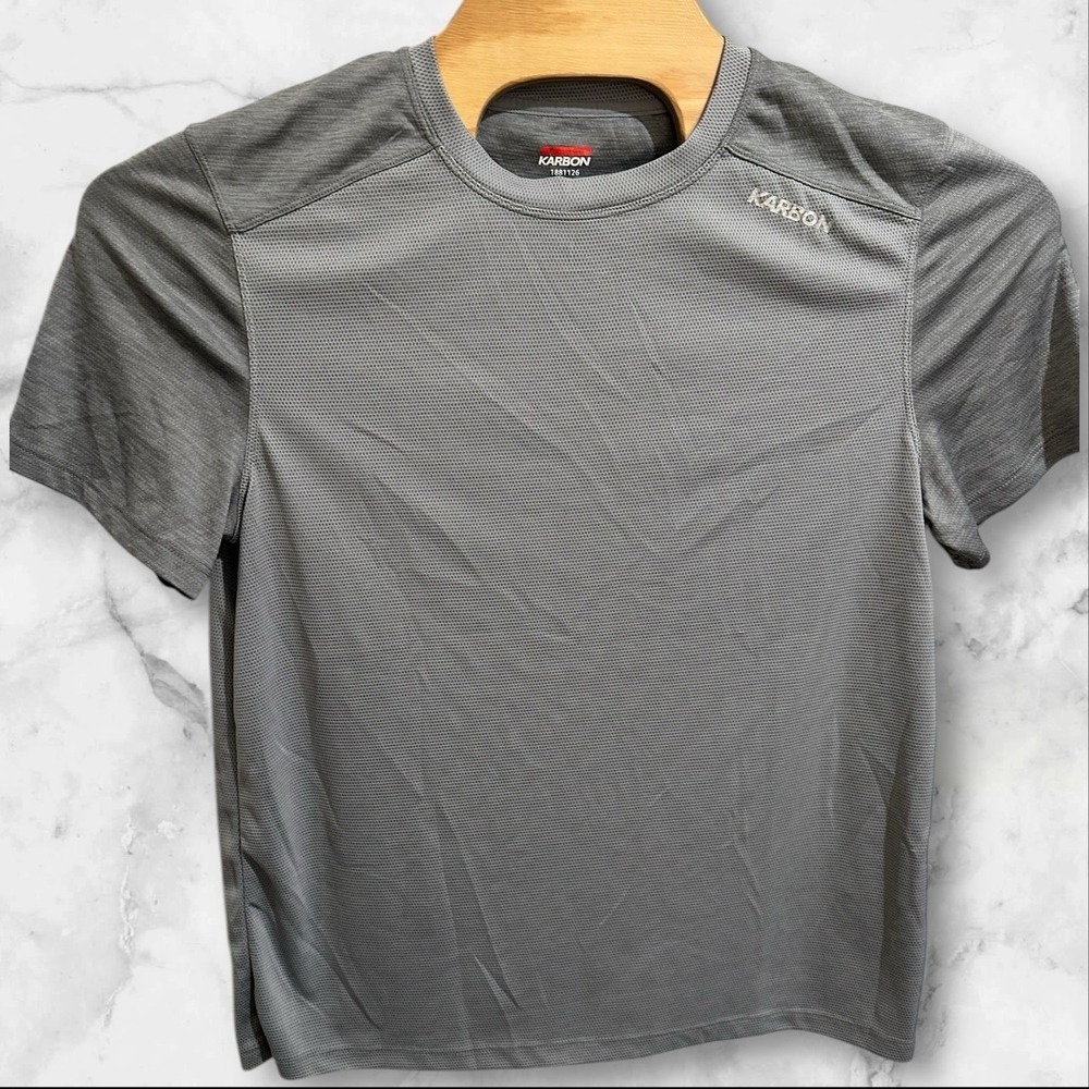 Karbon T-shirt Size Medium Gray Wicking Vented Activewear - Pre-owned